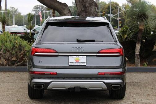 2025 Audi Q7 Premium Plus