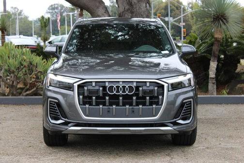 2025 Audi Q7 Premium Plus