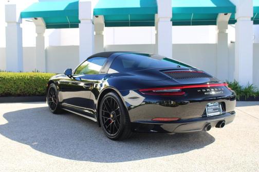 2019 Porsche 911 Targa 4 GTS