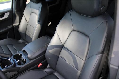 2025 Porsche Cayenne Base