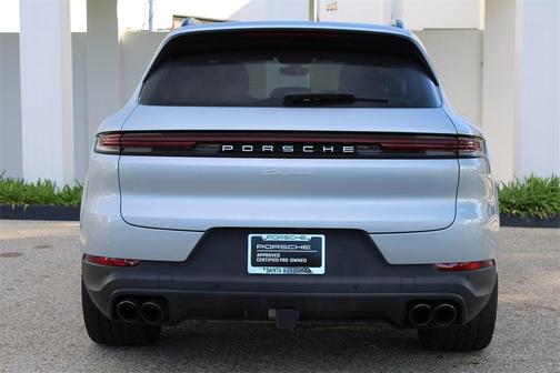 2025 Porsche Cayenne Base