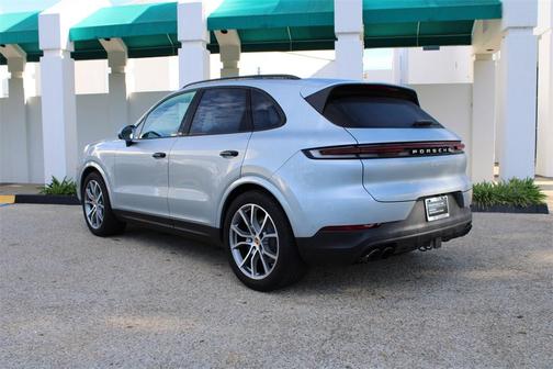 2025 Porsche Cayenne Base