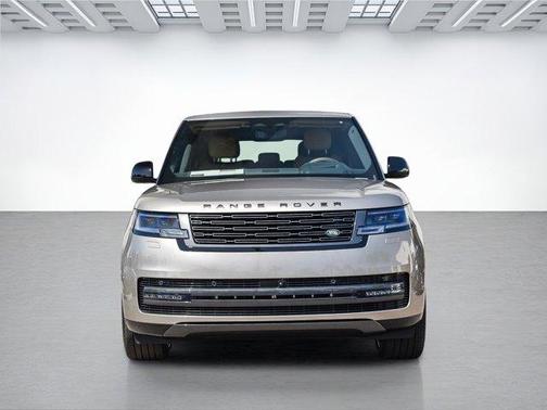 2025 Land Rover Range Rover P530 SE 7 Seat