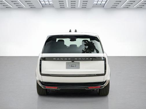 Ostuni Pearl White 2026 Land Rover Range Rover P400 SE