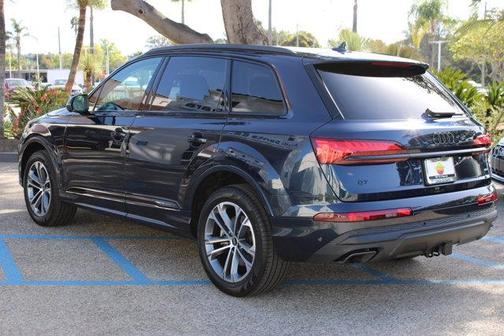 2026 Audi Q7 Premium