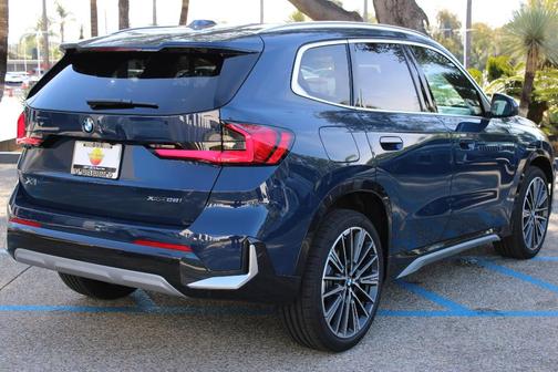 Night 2026 BMW X1 xDrive28i