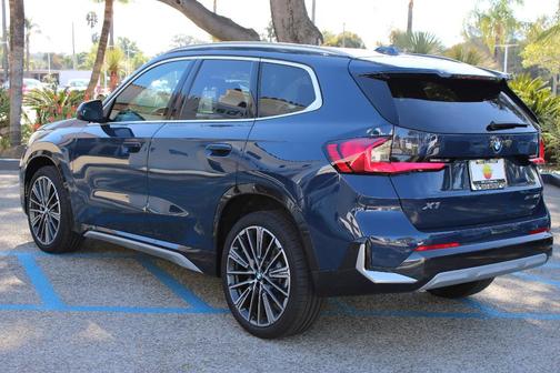 Night 2026 BMW X1 xDrive28i