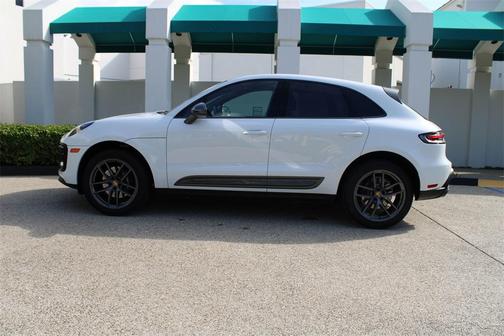 2025 Porsche Macan T
