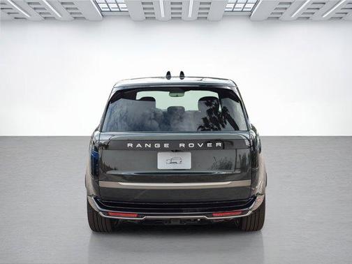 2025 Land Rover Range Rover P530 SE 7 Seat