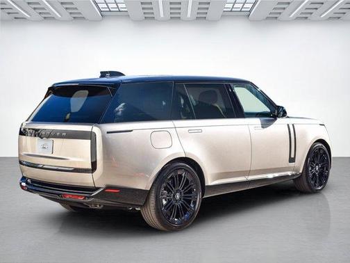 2025 Land Rover Range Rover SE