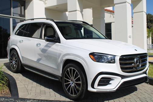 MANUFAKTUR Moonlight White Metallic 2026 Mercedes-Benz GLS 450 4MATIC
