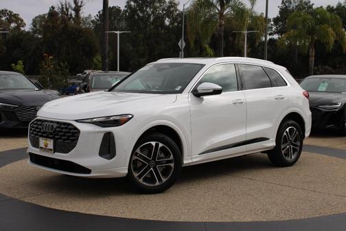 Arkona White 2025 Audi Q5 2.0T quattro Premium