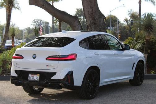 2023 BMW X4 M40i