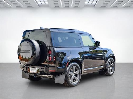 2025 Land Rover Defender P400 X-Dynamic SE