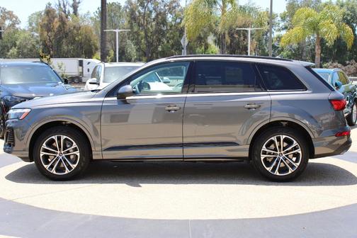 Gray Metallic 2026 Audi Q7 45 Premium
