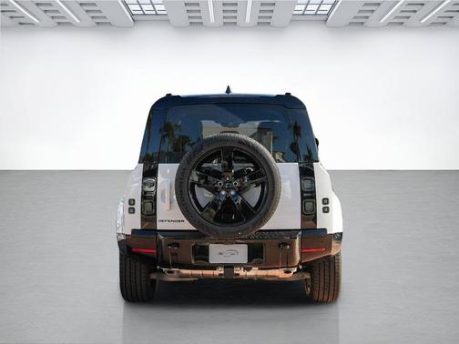 Fuji White 2026 Land Rover Defender P400 X-Dynamic SE