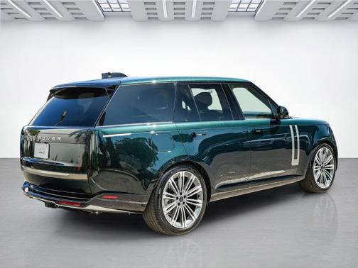 British Racing Green 2026 Land Rover Range Rover P530 SE