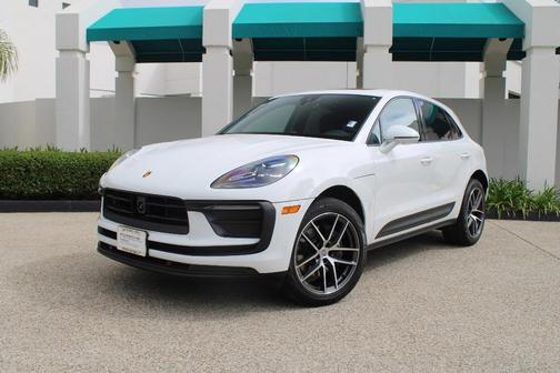 2025 Porsche Macan Base