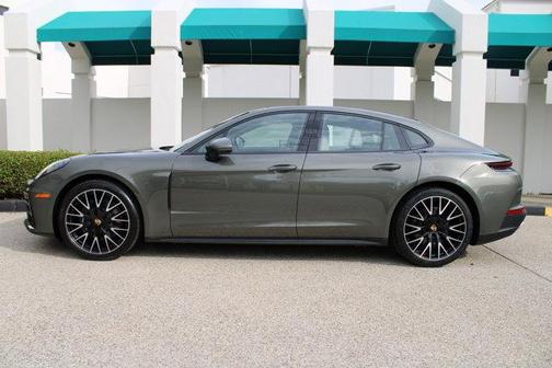 2026 Porsche Panamera 