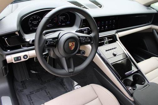 2026 Porsche Panamera 