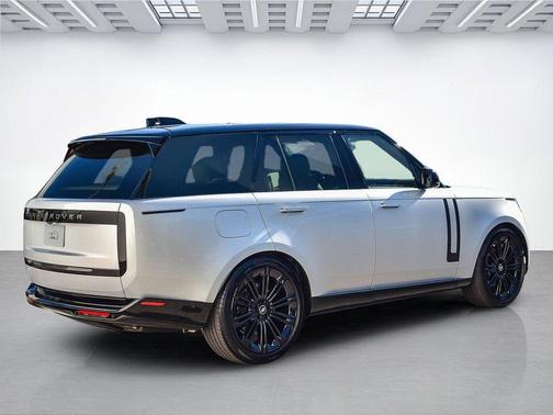 2025 Land Rover Range Rover P530 SE