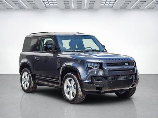 2025 Land Rover Defender P400 X-Dynamic SE