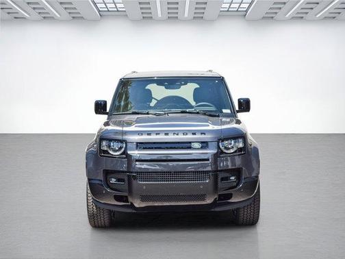 2025 Land Rover Defender P400 X-Dynamic SE