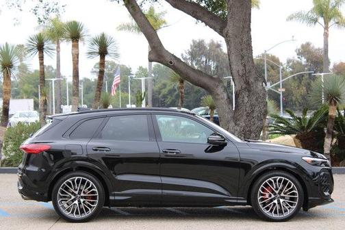 2025 Audi SQ5 3.0T quattro Premium