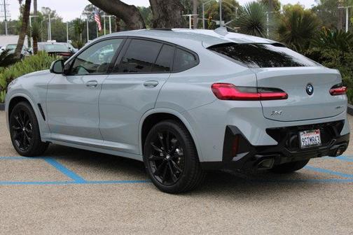 2023 BMW X4 xDrive30i