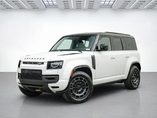 Fuji White 2026 Land Rover Defender