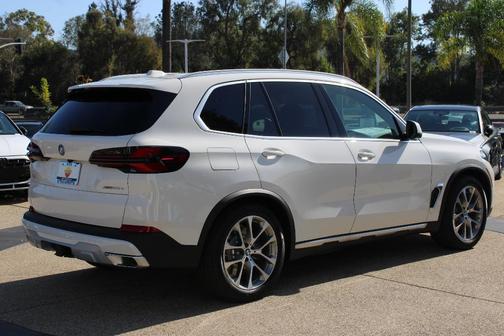 Alpine White 2026 BMW X5 PHEV xDrive50e