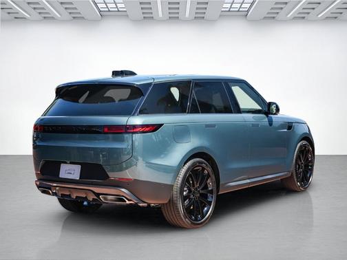 Giola Green 2026 Land Rover Range Rover Sport P360 SE
