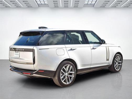 2025 Land Rover Range Rover SE