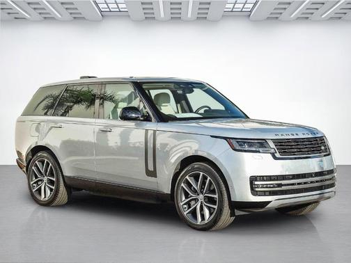 2025 Land Rover Range Rover P550e SE