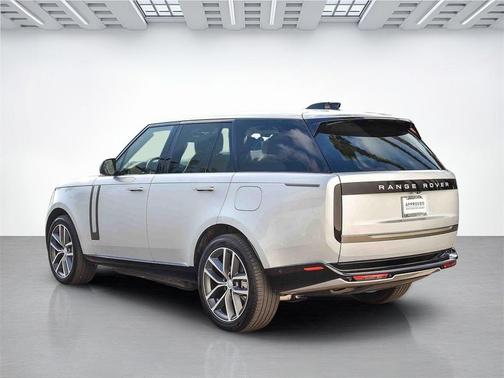2025 Land Rover Range Rover P550e SE