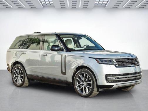 2025 Land Rover Range Rover P550e SE