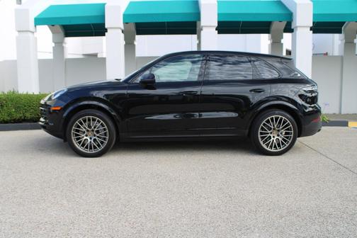 2023 Porsche Cayenne Platinum Edition