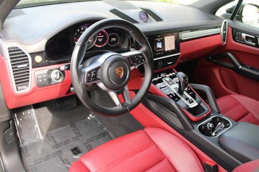 2023 Porsche Cayenne Platinum Edition