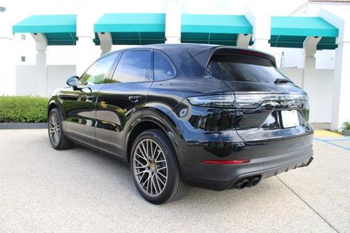 2023 Porsche Cayenne Platinum Edition