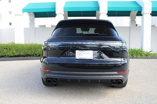 2023 Porsche Cayenne Platinum Edition