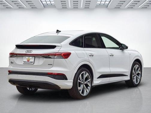 2025 Audi Q4 e-tron 55 quattro Premium
