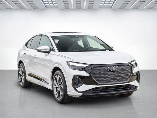 2025 Audi Q4 e-tron 55 quattro Premium