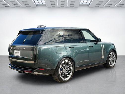 2025 Land Rover Range Rover P530 SE