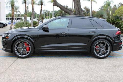 2025 Audi RS Q8 4.0T quattro performance