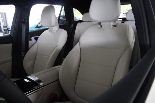 Polar White 2026 Mercedes-Benz GLC 300 Base