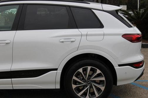 2025 Audi Q6 e-tron Premium