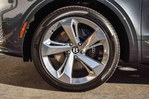 2025 Bentley Bentayga 