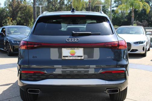 Tambora Gray Metallic 2025 Audi Q5 2.0T quattro Premium