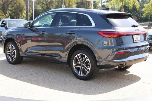 Tambora Gray Metallic 2025 Audi Q5 2.0T quattro Premium