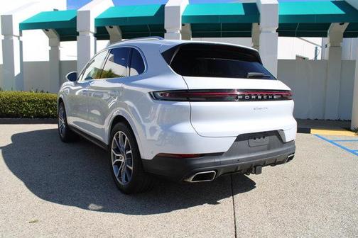 2025 Porsche Cayenne Base